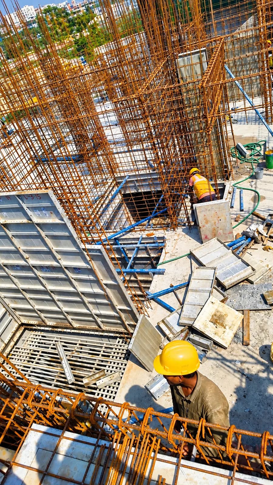 Site photograph of Tru Aquapolis, Tower E: 6th floor wall shuttering, October 2026